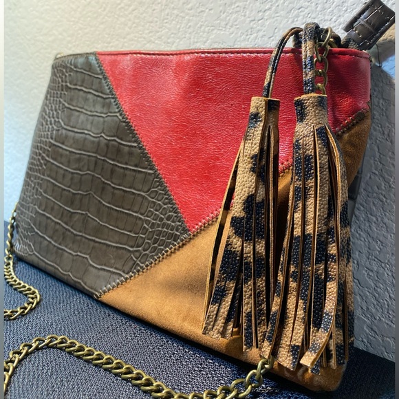 Faux Croc Red and Cheetah Tassle Crossbody - Picture 4 of 7